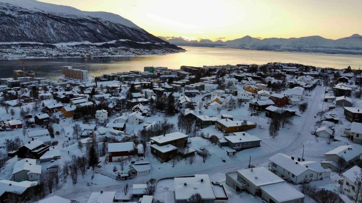 The Arctic Panorama With Outdoor Jacuzzi Leilighet